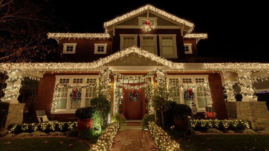 How Professional Holiday Lights Decorators Work Their Magic